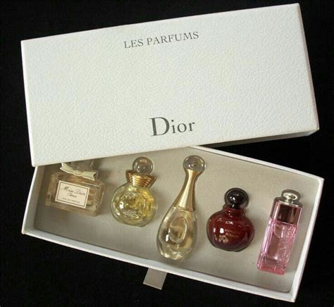 miniature perfume sets for women.